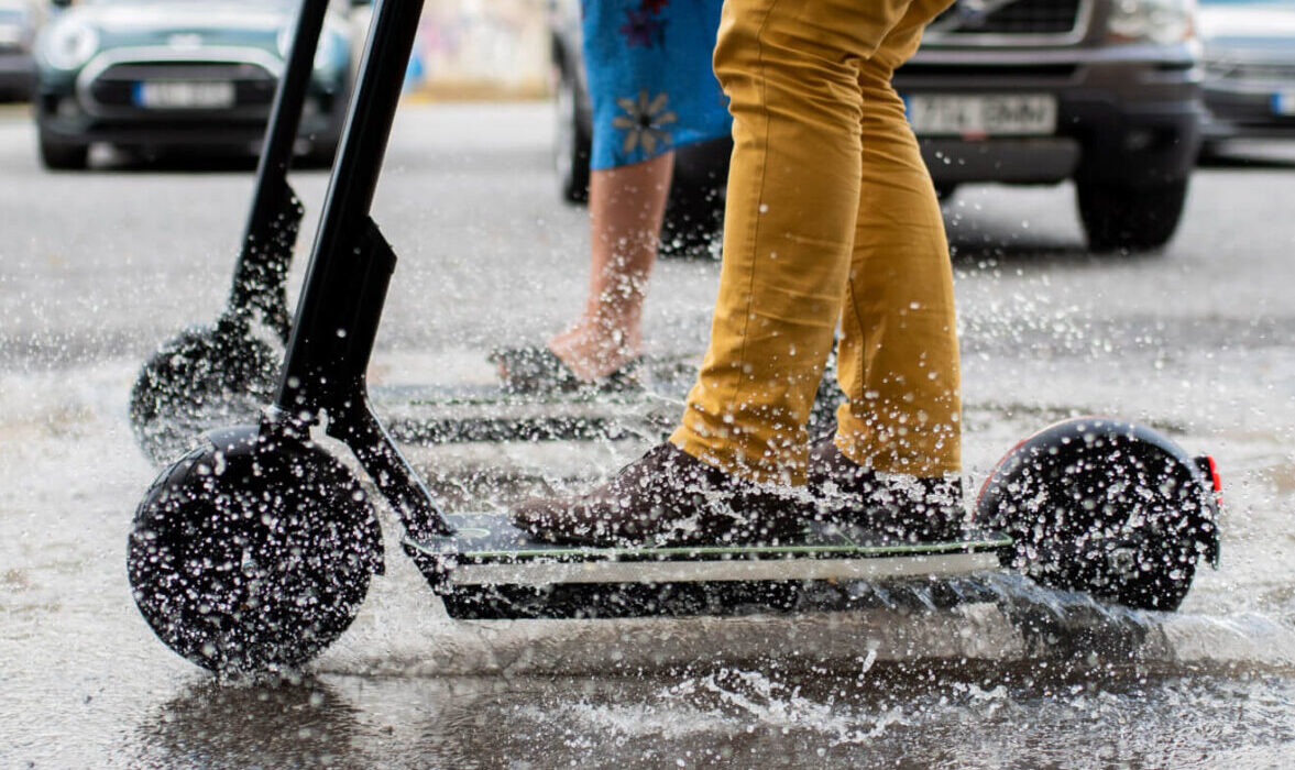 can-you-ride-electric-scooters-in-the-rain